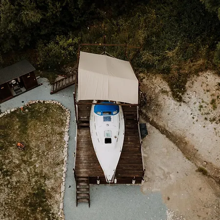 Noe The Boat